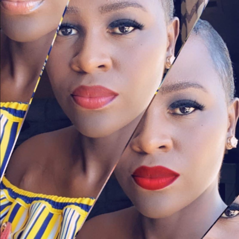 Meet your Posher, Akwi